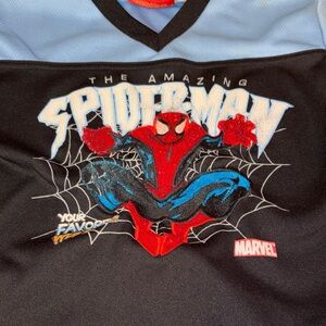 2005 Marvel Spider-Man Black and Light Blue Jersey Short Sleeve Kids Tee Size 5